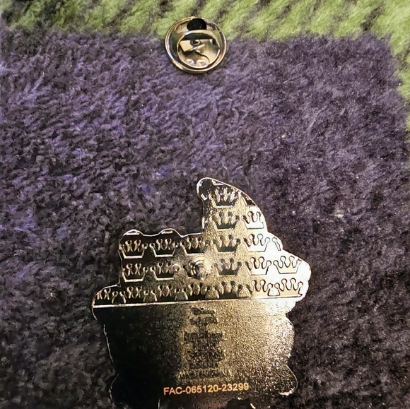 Loungefly The Nightmare Before Christmas Tattoo Quote Blind Box Enamel Pin - Picture 2 of 2